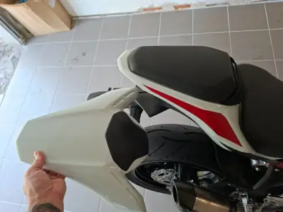 Kawasaki Z900 bielo-červená farba – náhľad 5