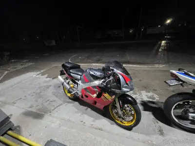 Suzuki gsxr600 SRAD 1999 rok 81kw – náhľad 2