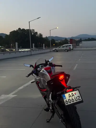 QJMOTOR SRK125R – náhľad 2