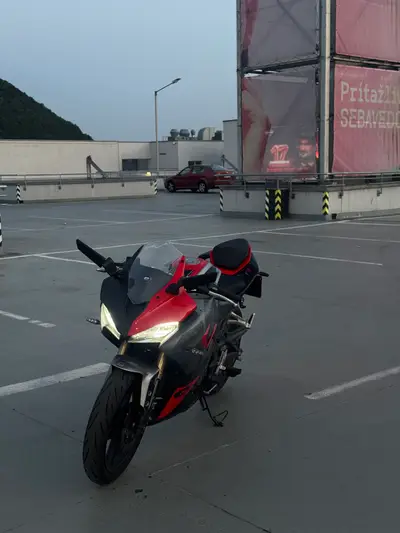 QJMOTOR SRK125R – náhľad 3