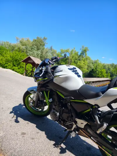 Kawasaki Z650 2021 – 35 kW – 15 000 km – TOP STAV – náhľad 4