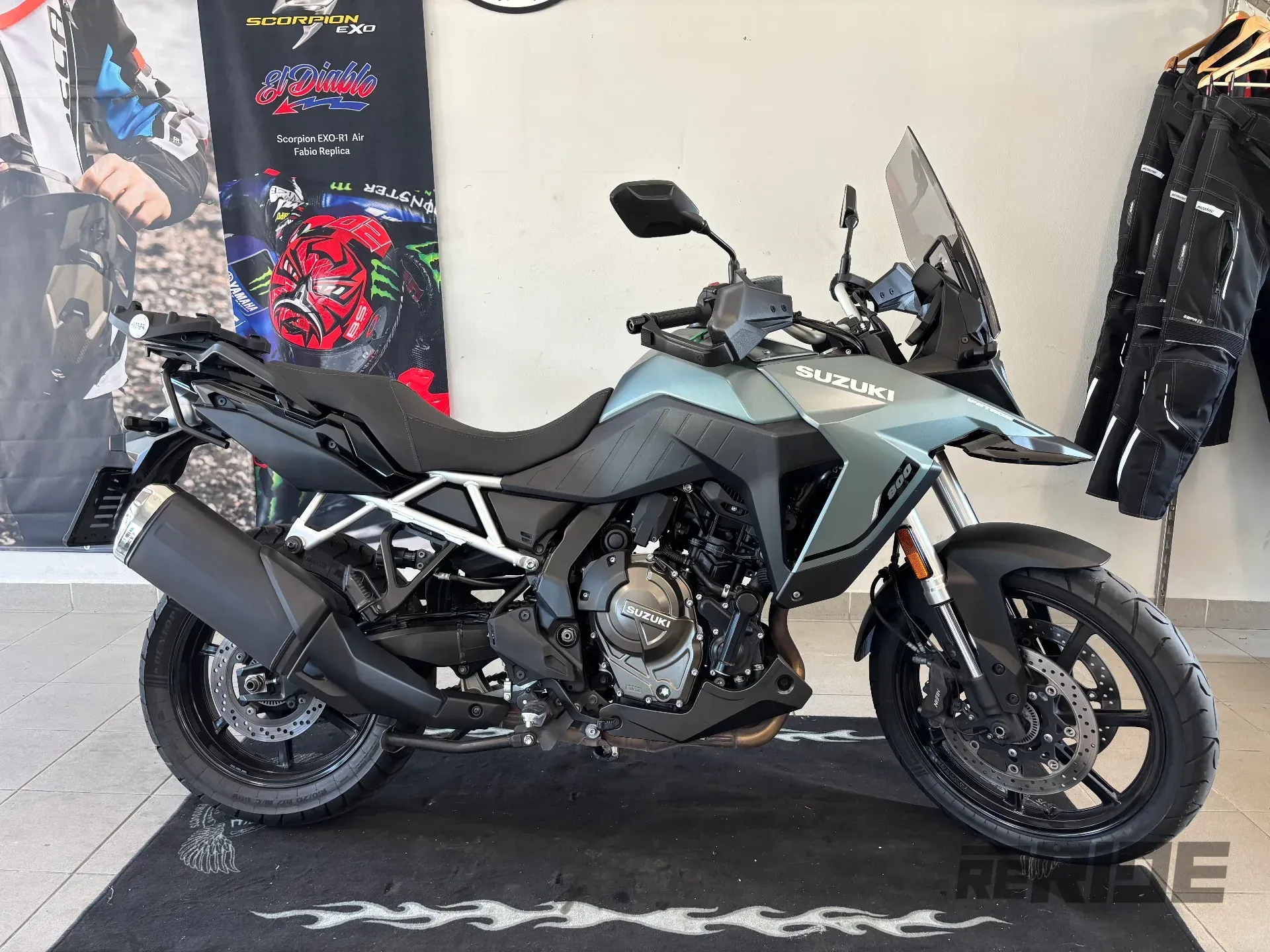 Suzuki DL 800 V-Strom - foto 1