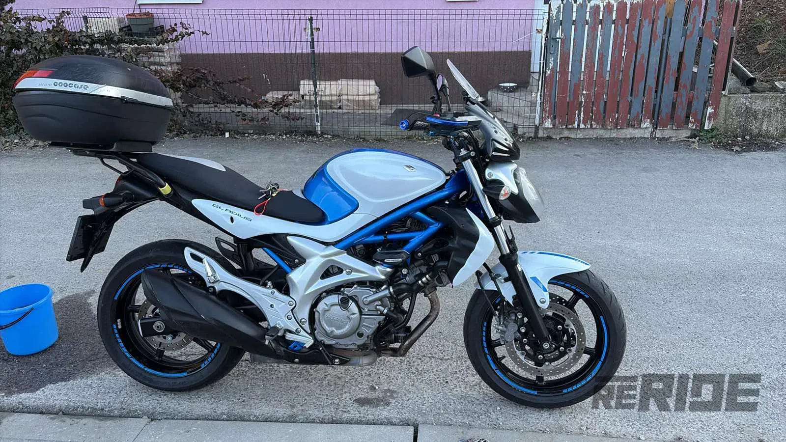 Suzuki SFV 650 Gladius - foto 1