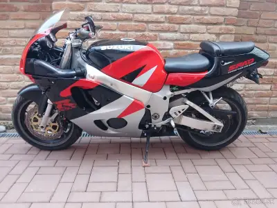 Suzuki GSX-R 750 srad – náhľad 3