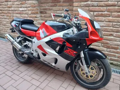 Suzuki GSX-R 750 srad – náhľad 4