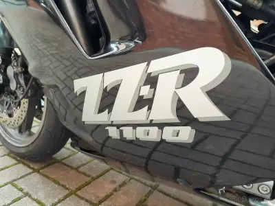 Kawasaki ZZR 1100 – náhľad 3