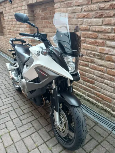 Honda VFR 800 Crossruner – náhľad 3