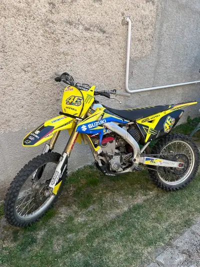 Suzuki rmz 250