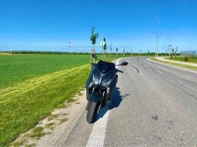 Skuter Yamaha Xmax 400 – náhľad 4