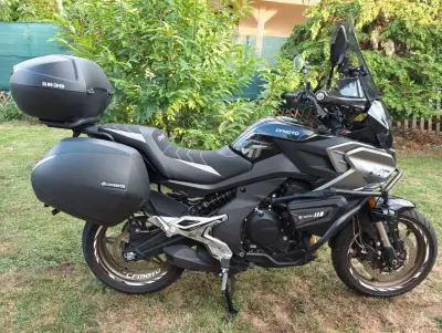 CF Moto 700MT Adventure 2024, 7300km, nove pneu Conti TrailAttack 3, vela doplnkov