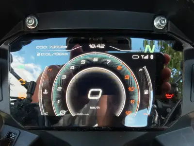 CF Moto 700MT Adventure 2024, 7300km, nove pneu Conti TrailAttack 3, vela doplnkov – náhľad 8