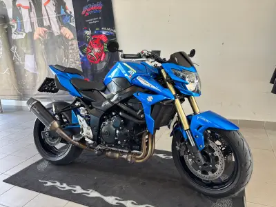 Suzuki GSR 750 – náhľad 2