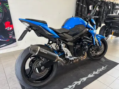 Suzuki GSR 750 – náhľad 3