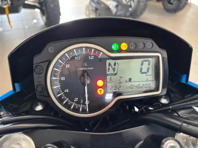 Suzuki GSR 750 – náhľad 5