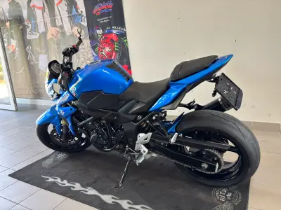 Suzuki GSR 750 – náhľad 7