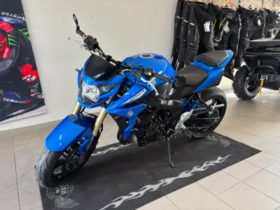 Suzuki GSR 750 – náhľad 8