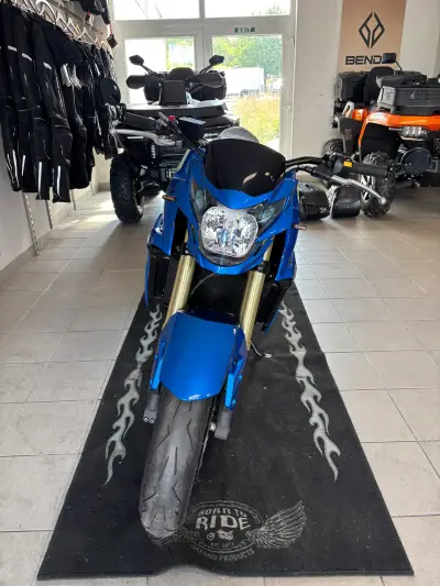 Suzuki GSR 750 – náhľad 9