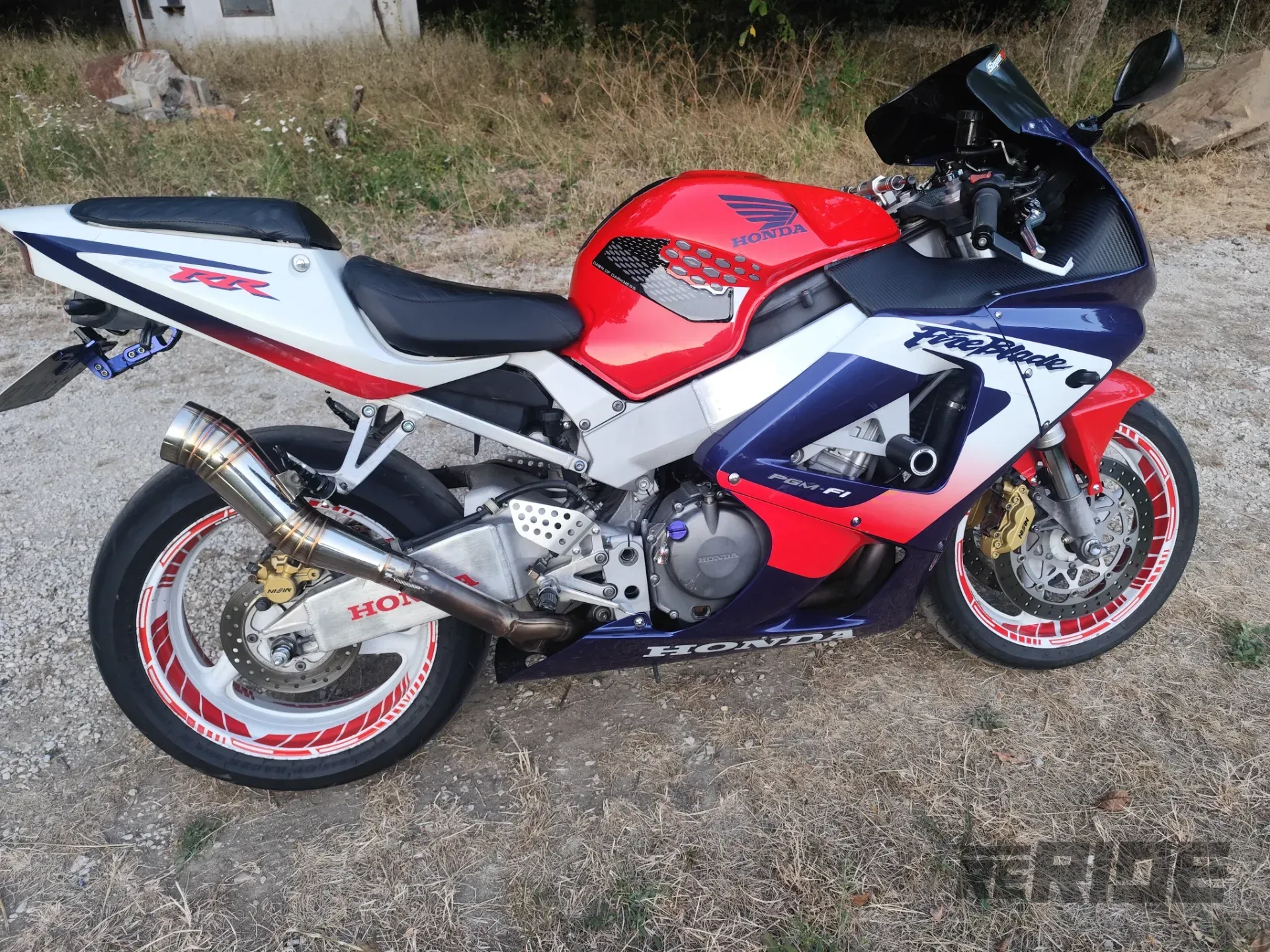 Honda CBR 1000rr - foto 1