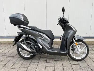 HONDA SH150AD….ABS….TC…..AKO NOVÝ