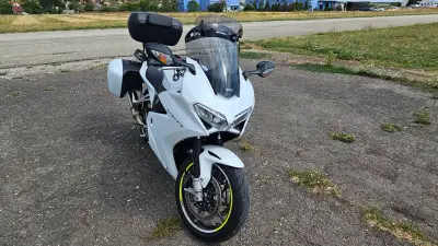 PREDÁM Hondu VFR 800 F (RC80) – 2015, 26 000 km, tri kufre – náhľad 2