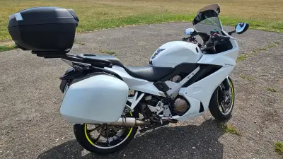PREDÁM Hondu VFR 800 F (RC80) – 2015, 26 000 km, tri kufre – náhľad 5