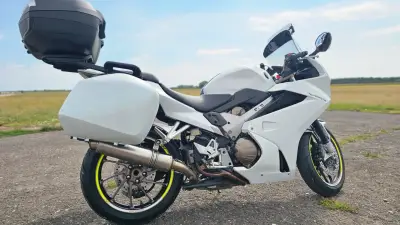 PREDÁM Hondu VFR 800 F (RC80) – 2015, 26 000 km, tri kufre – náhľad 9