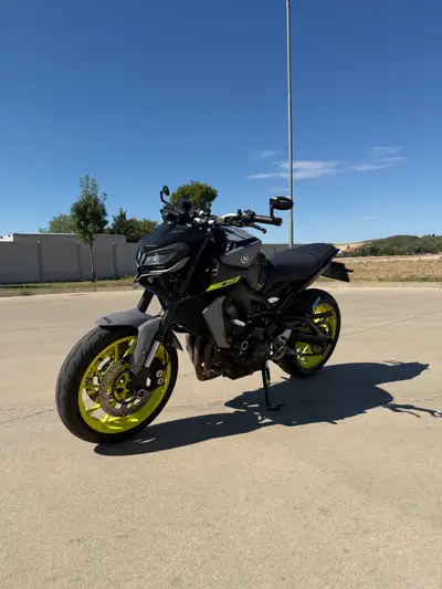Yamaha MT-09 r.v. 2017 – náhľad 2