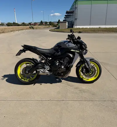 Yamaha MT-09 r.v. 2017 – náhľad 4