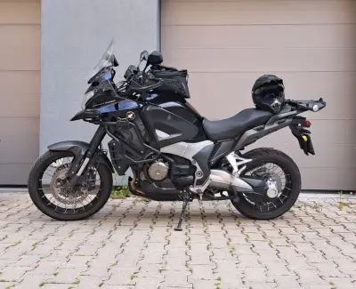 Honda VFR1200X Crosstourer DCT – Garmin, výbava, STK 03/2029 – náhľad 7