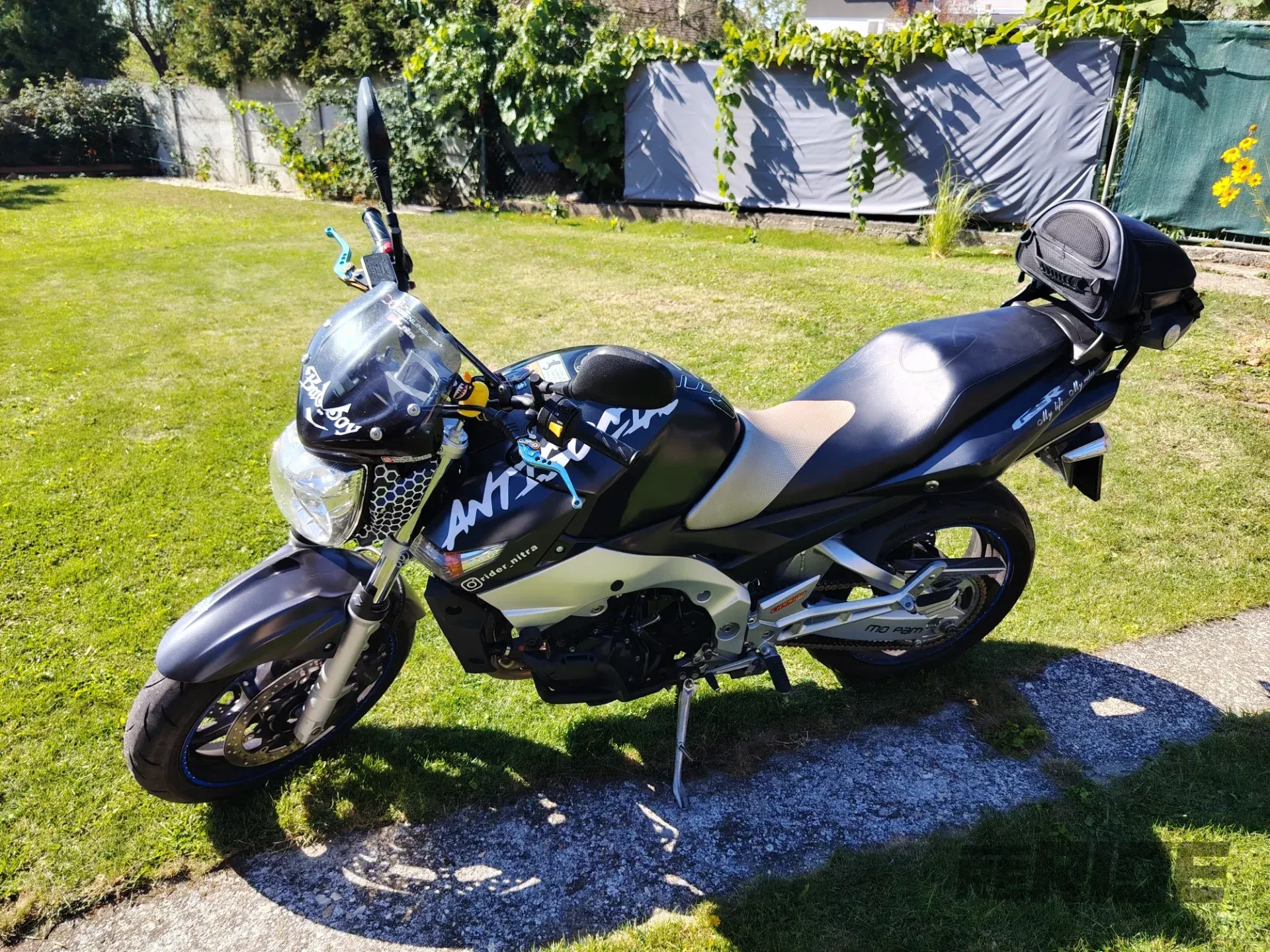 Suzuki GSR 600 - foto 1