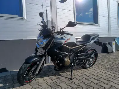 Yamaha xj6