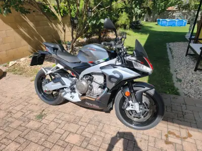 Aprilia Tuono 660