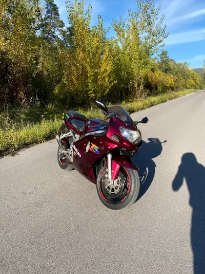 Suzuki GSX-R 600 K1 – náhľad 3