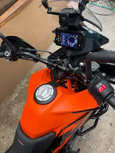 KTM 390 ADVENTURE – FULL VÝBAVA, AKRAPOVIČ, NÍZKY NÁJAZD – náhľad 3