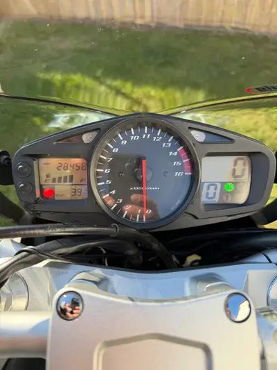 Suzuki gsr 600 – náhľad 2