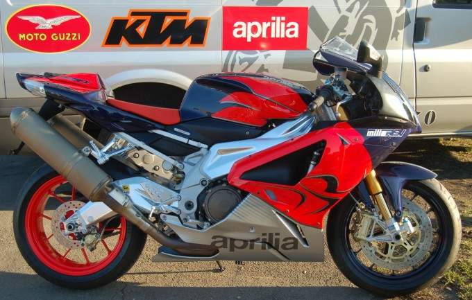 Aprilia RSV 1000R 10th Anniversary Special Edition