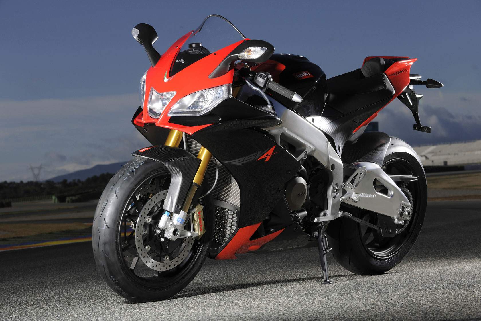 Aprilia RSV 1000R Factory