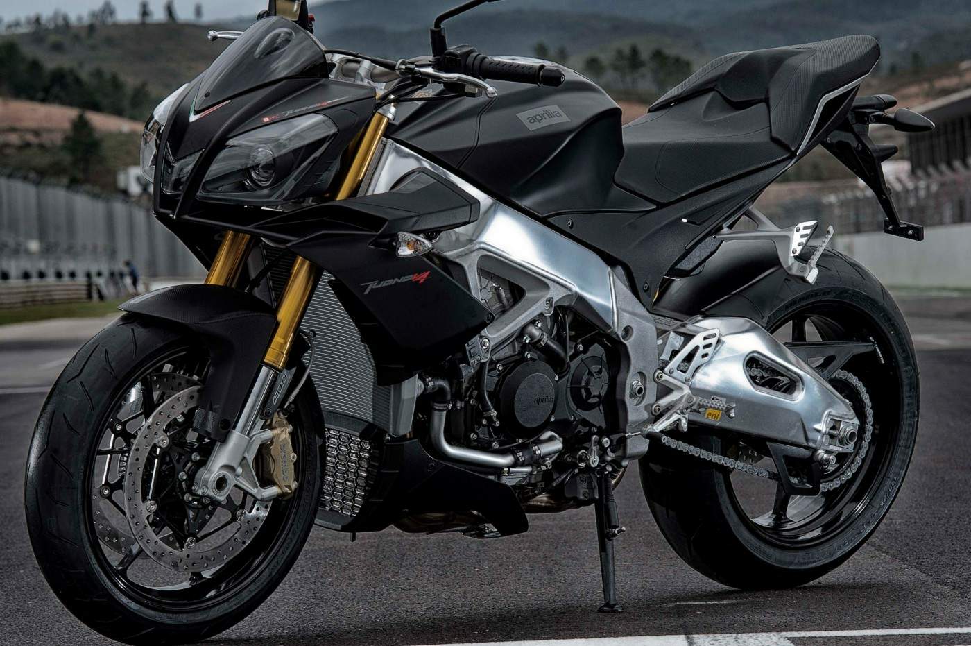 Aprilia Tuono V4 R APRC