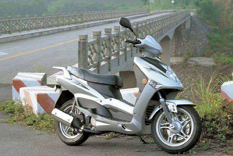 CF Moto Glory 150