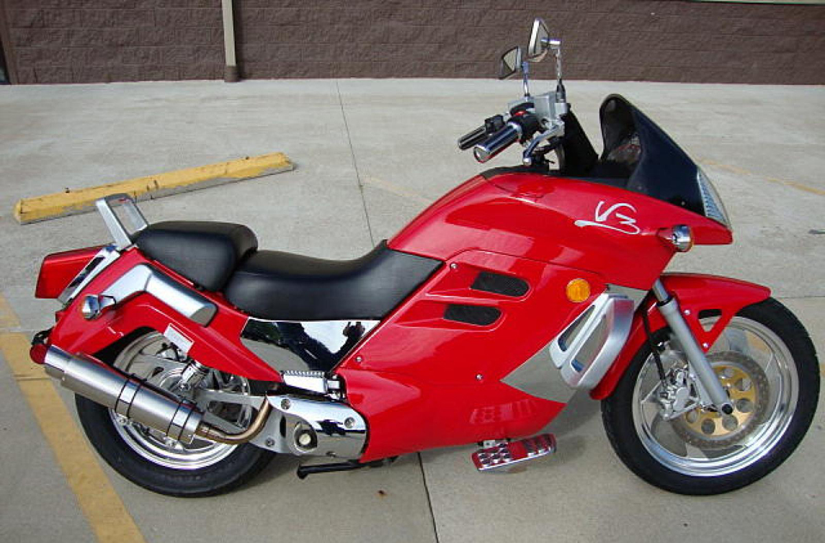 CF Moto V3