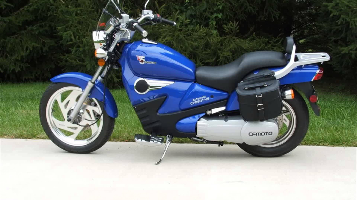 CF Moto V5