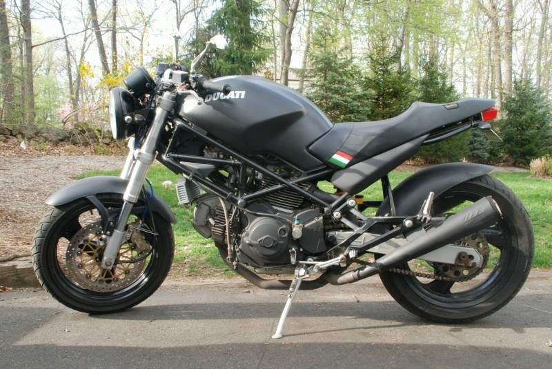 Ducati Monster 750 Dark
