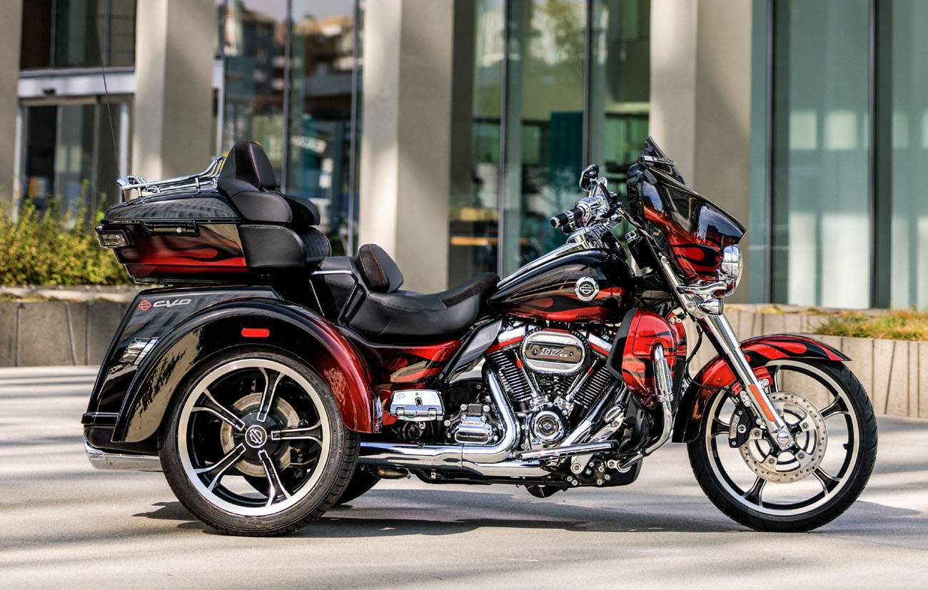Harley Davidson CVO Tri Glide FLHTCUTGSE