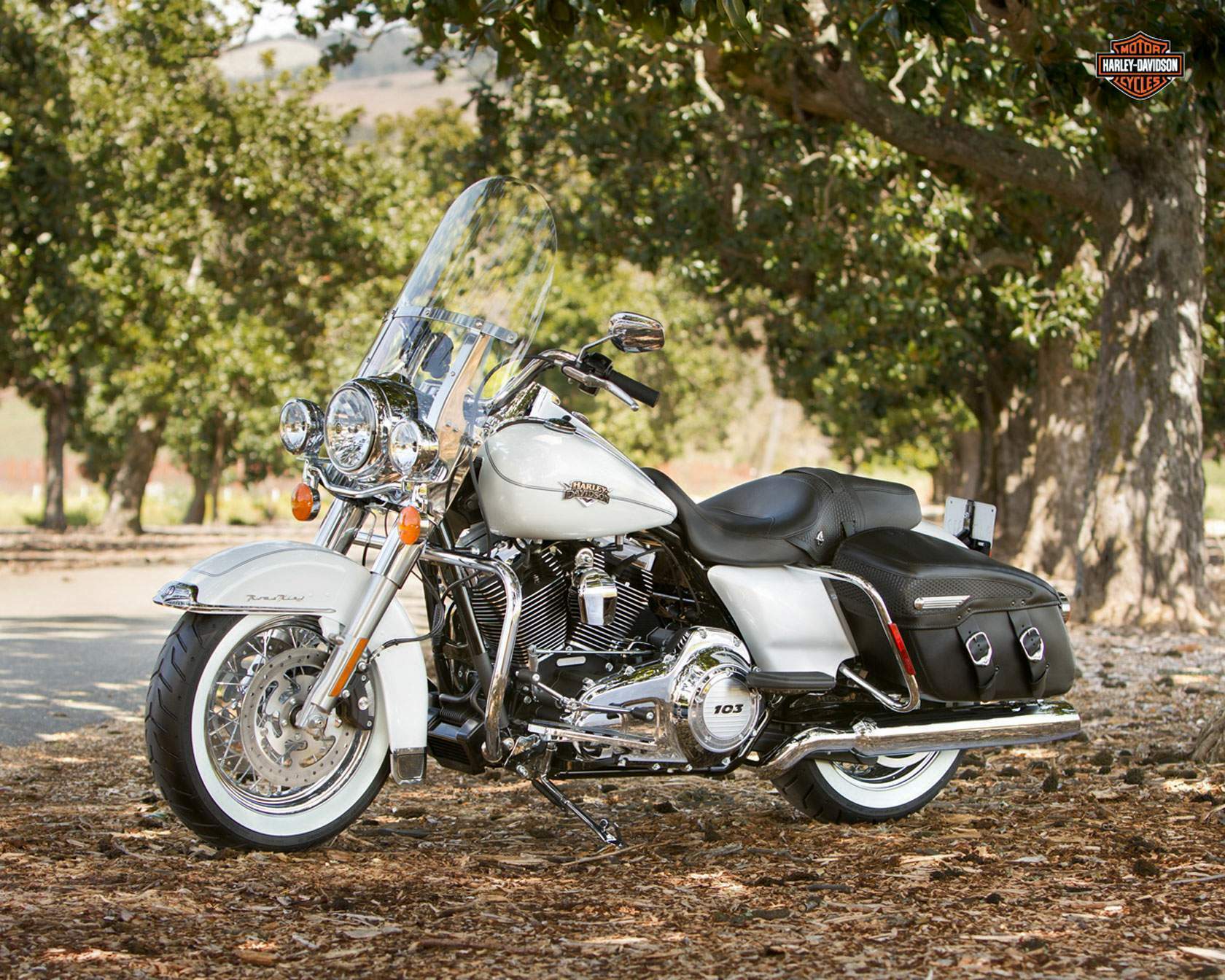 Harley Davidson FLHRC Road King Classic