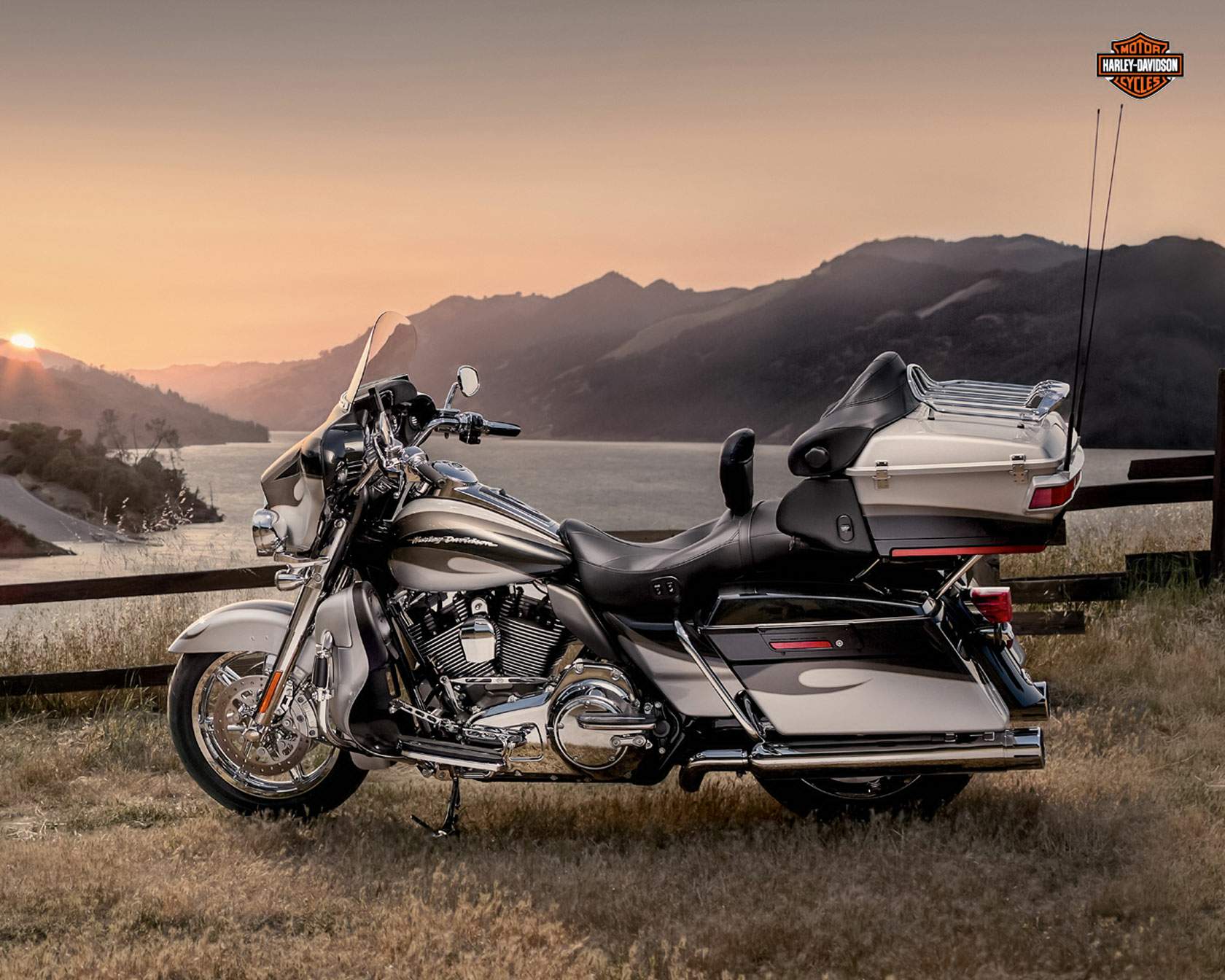 Harley Davidson FLHTCU-SE8 Electric Glide Ultra Classic CVO