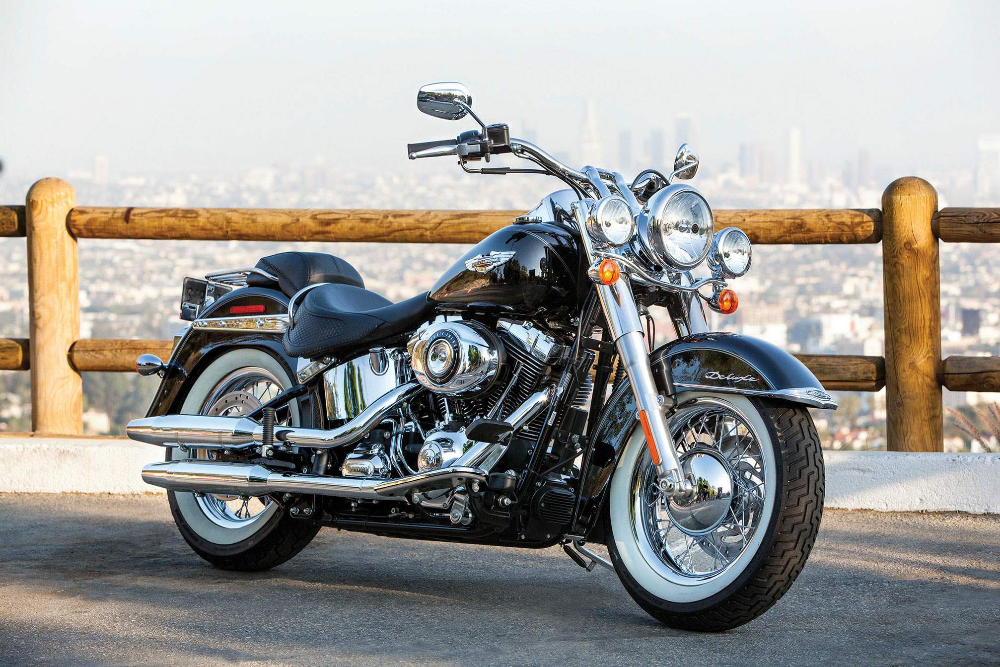 Harley Davidson FLSTN Softail Deluxe
