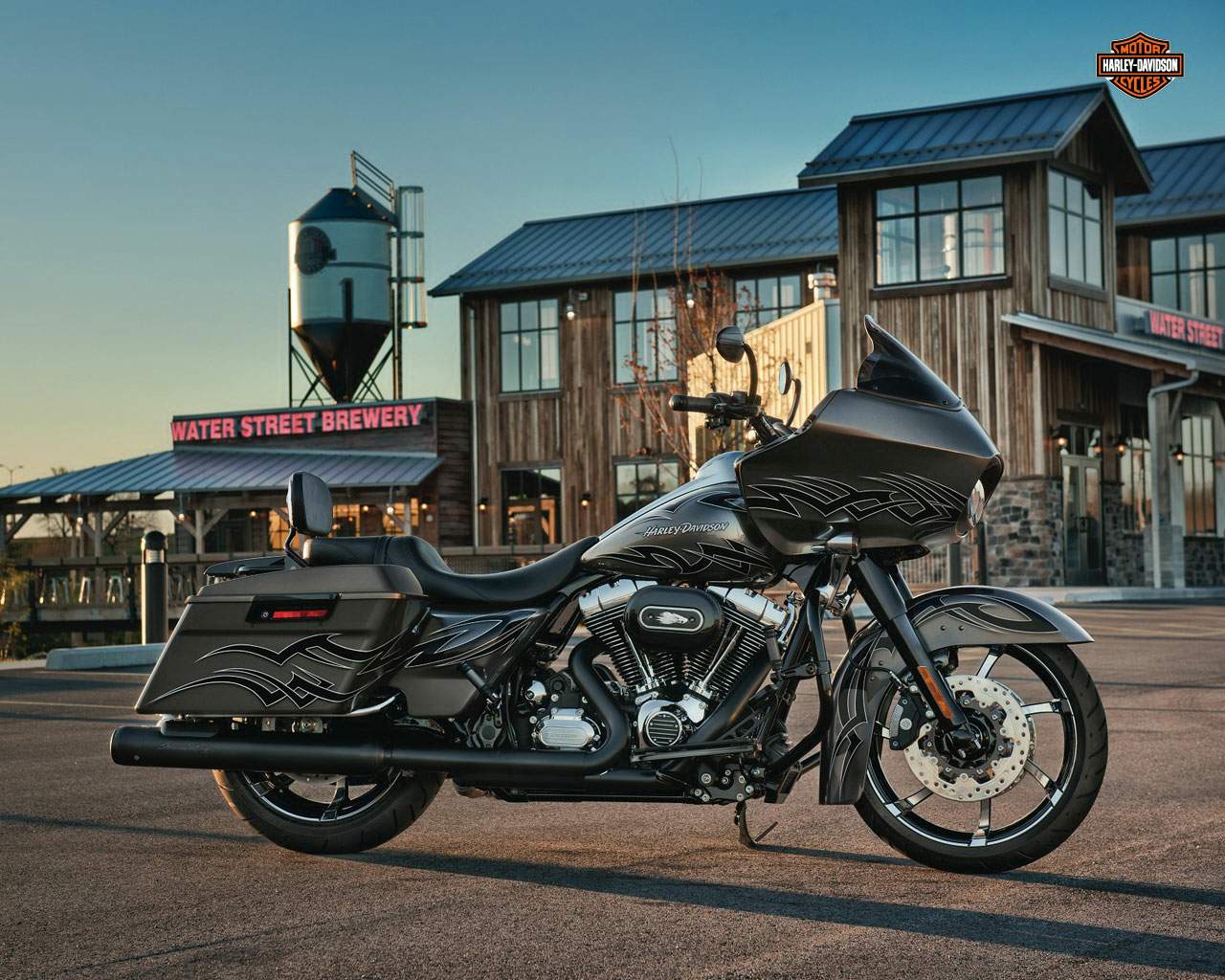 Harley Davidson FLTRX Road Glide Custom