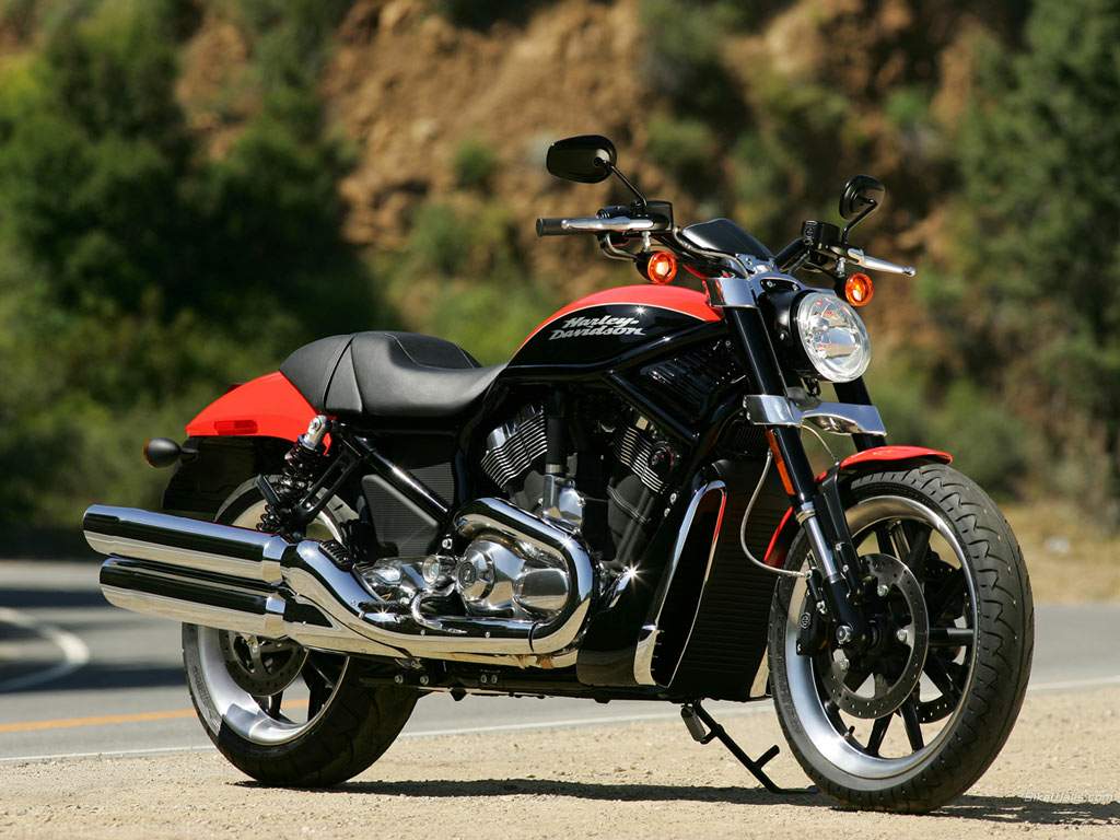 Harley Davidson VRSCR Street Rod