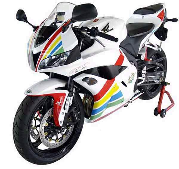 Honda CBR 600RR Ian Hutchinson TT Replica