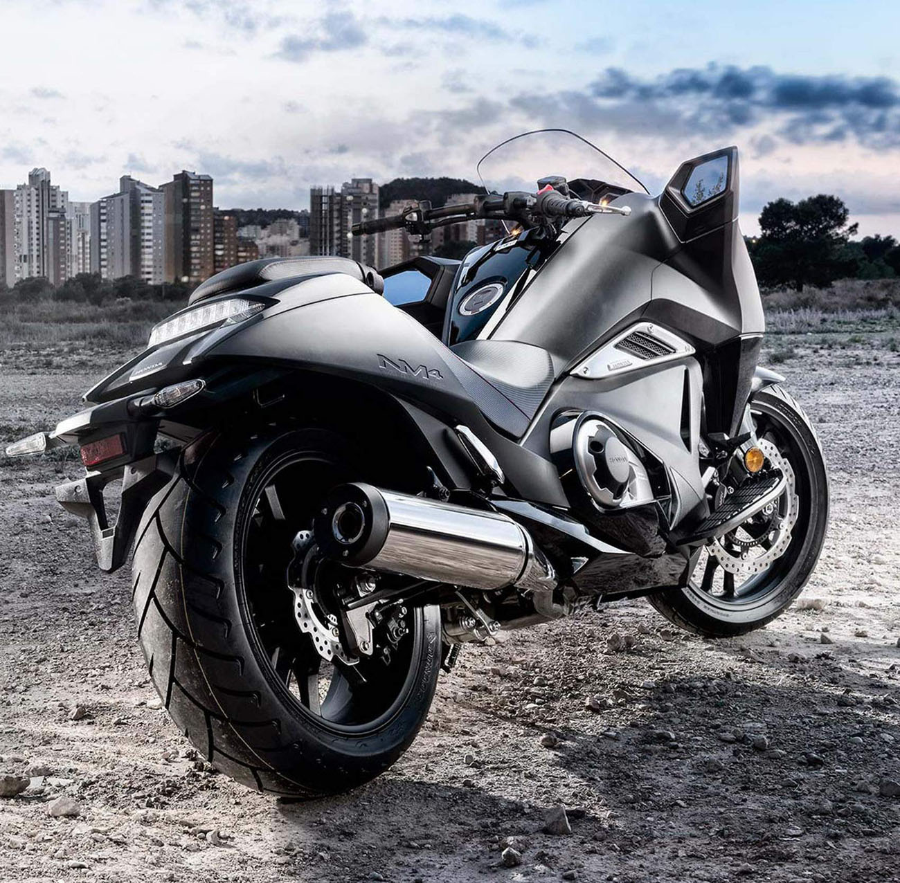 Honda NM4 Vultus